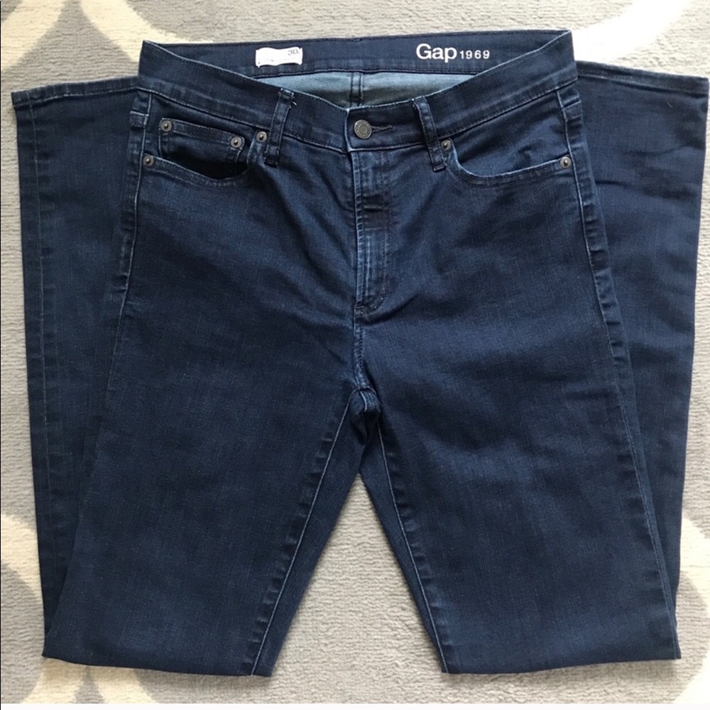Gap slim straight jeans size 30